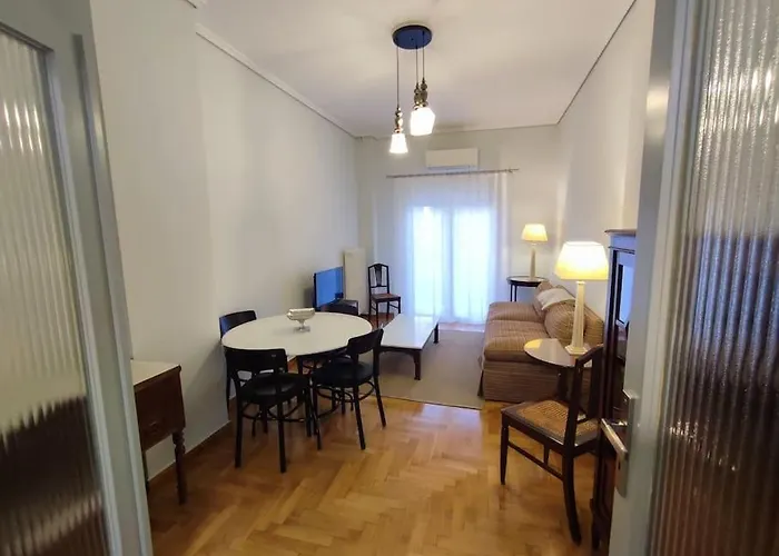 Volos Center, St Nicholas Square, Xenios