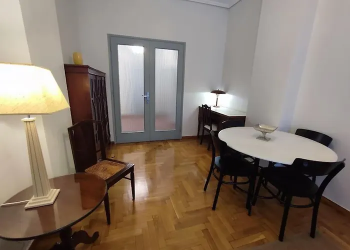 Volos Center, St Nicholas Square, Xenios